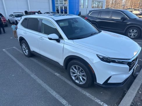 Used 2023 Honda CR-V EX image 8