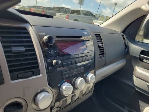 Used 2012 Toyota Tundra 4x4 CrewMax w/ Tow Pkg image 18