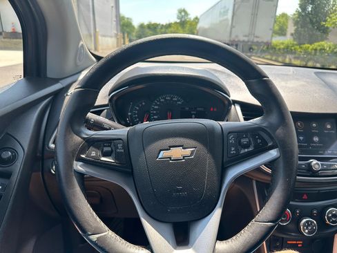 Used 2018 Chevrolet Trax LT w/ Redline Edition FWD image 24