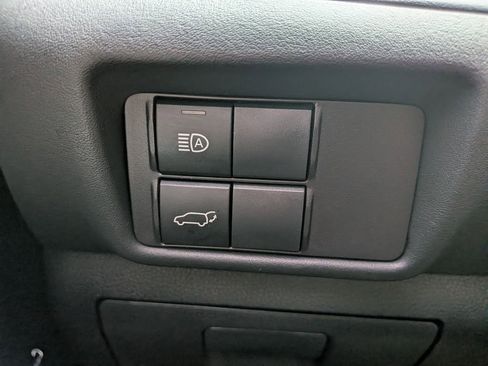 Certified 2022 Toyota Highlander XLE image 13