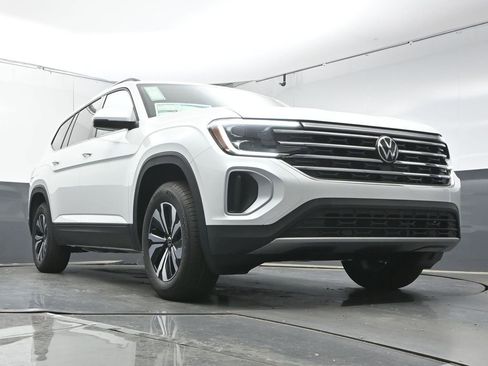 New 2026 Volkswagen Atlas SE FWD image 32