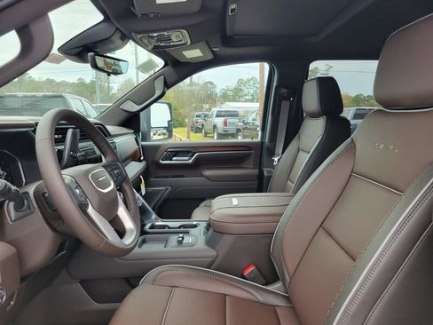 New 2026 GMC Sierra 2500 Denali w/ Denali Reserve Package AWD/4WD image 9