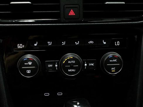 Used 2023 Volkswagen Taos SEL AWD/4WD image 30