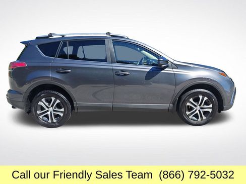 Used 2017 Toyota RAV4 LE w/ Carpet Mat Package AWD/4WD image 7