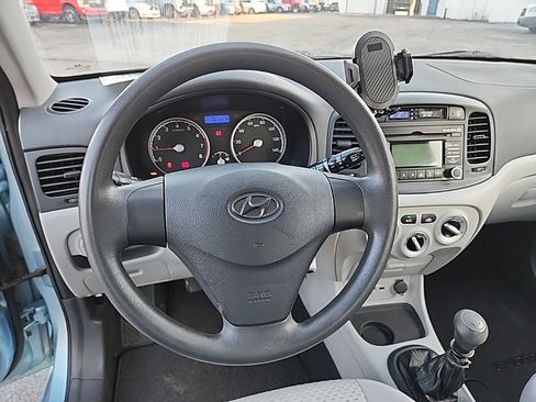Used 2010 Hyundai Accent GS w/ Premium Pkg 3 FWD image 13