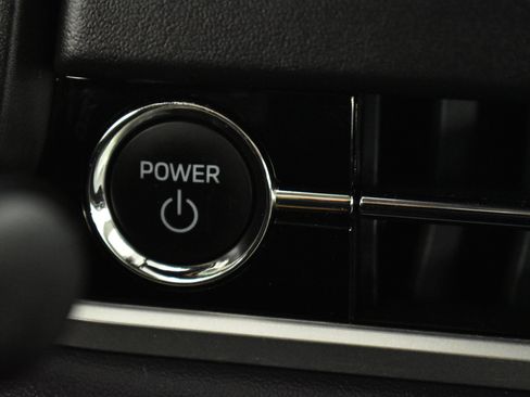 Used 2024 Mitsubishi Outlander SE image 24