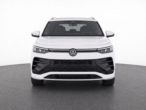 Used 2025 Volkswagen Tiguan SEL R-Line AWD/4WD image 7