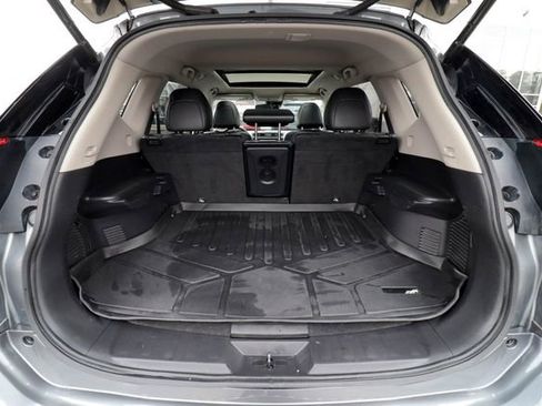 Used 2018 Nissan Rogue SL w/ Premium Package image 49