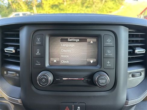 Used 2024 RAM 2500 Tradesman w/ Chrome Appearance Group image 25