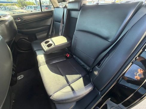 Used 2016 Subaru Outback 3.6R Limited AWD/4WD image 17