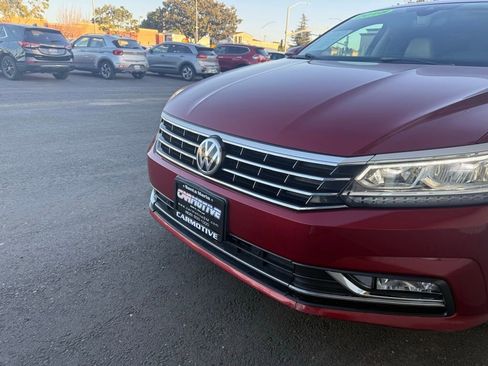 Used 2018 Volkswagen Passat 2.0T SEL Premium image 19