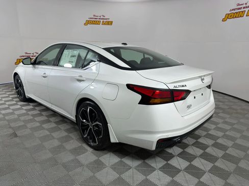 New 2026 Nissan Altima 2.5 SR w/ SR Premium Package FWD image 3
