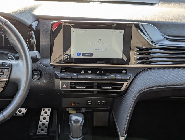 Used 2025 Toyota Camry SE FWD image 15