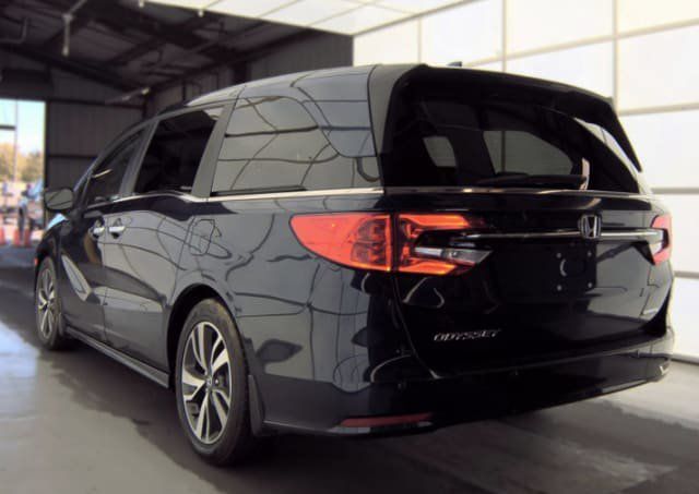 Used 2024 Honda Odyssey Touring image 3