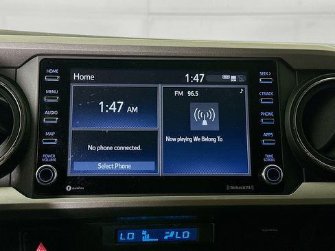 Used 2022 Toyota Tacoma SR5 w/ Technology Package RWD image 23