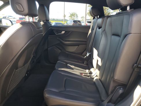 Used 2019 Audi Q7 3.0T Premium image 17