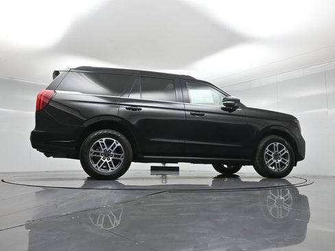 Certified 2025 Ford Expedition Active image 52