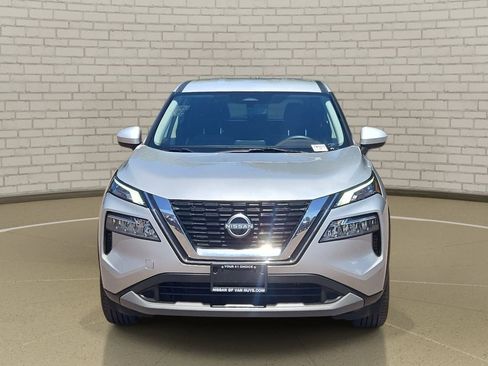 Used 2023 Nissan Rogue SV FWD image 2