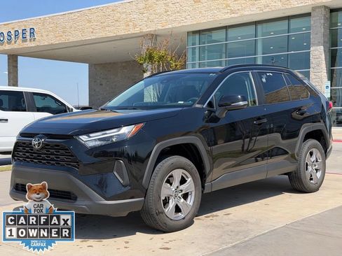Used 2025 Toyota RAV4 XLE FWD image 7