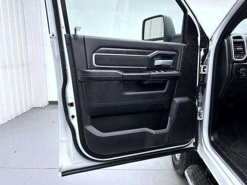 Used 2024 RAM 2500 Big Horn AWD/4WD image 9