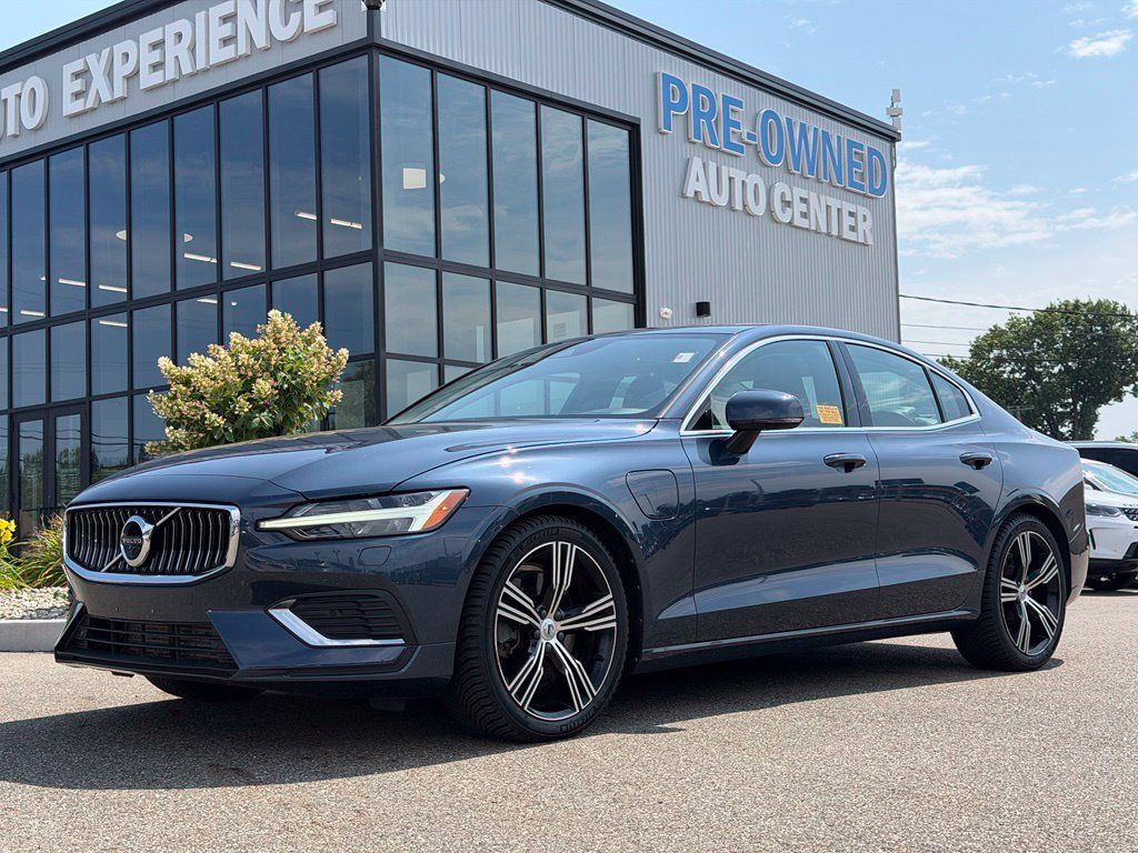 Used 2019 Volvo S60 T8 Inscription AWD/4WD image 1