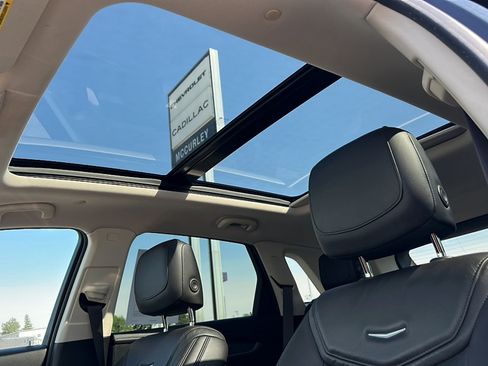 Used 2019 Cadillac XT5 Premium Luxury w/ Driver Assist Package AWD/4WD image 17