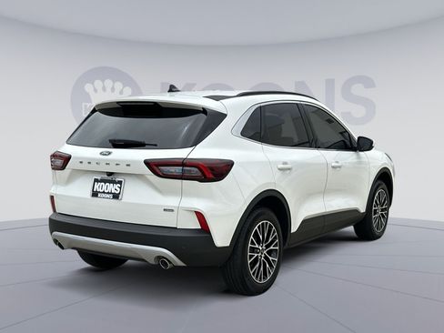 Used 2025 Ford Escape SE FWD image 16