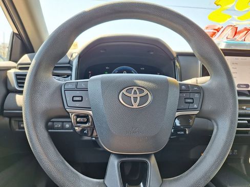 Used 2025 Toyota Camry LE FWD image 15