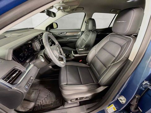 Used 2026 GMC Terrain Denali AWD/4WD image 2