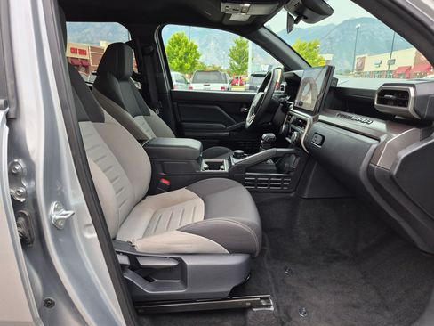 Used 2025 Toyota Tacoma TRD Off-Road AWD/4WD image 32