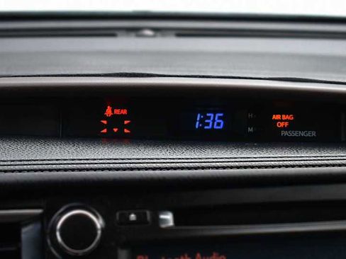 Used 2018 Toyota Highlander XLE image 18