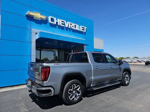 Used 2023 GMC Sierra 1500 SLT w/ SLT Premium Plus Package AWD/4WD image 3
