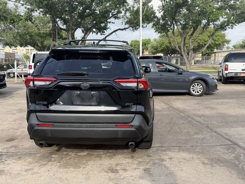 Used 2025 Toyota RAV4 XLE image 6