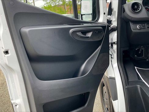 New 2025 Mercedes-Benz Sprinter 2500 image 12