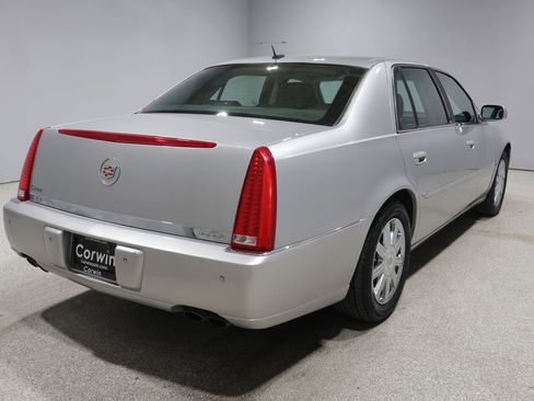 Used 2008 Cadillac DTS FWD image 2