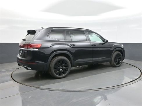 New 2026 Volkswagen Atlas SE image 7