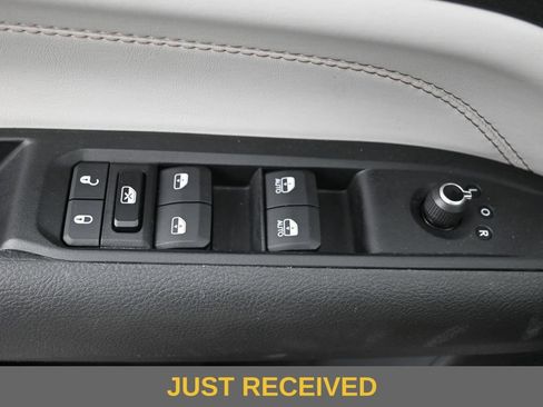 Used 2023 Jeep Compass Limited AWD/4WD image 19