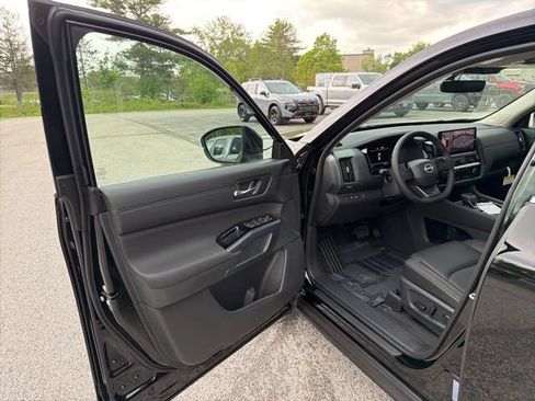 New 2026 Nissan Pathfinder SL AWD/4WD image 6