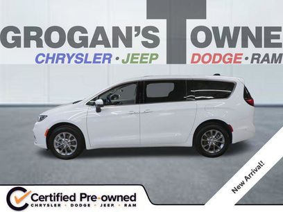 Certified 2023 Chrysler Pacifica Touring-L