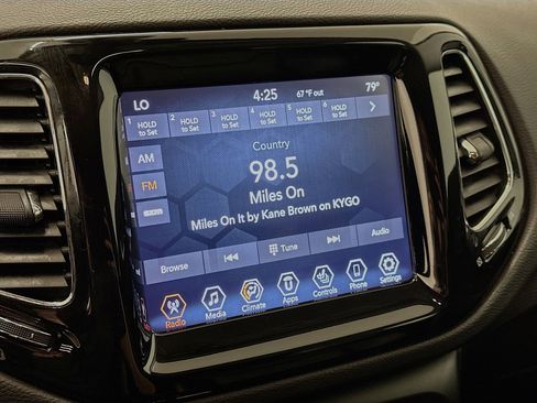 Used 2021 Jeep Compass Limited w/ Sun and Sound Group AWD/4WD image 21