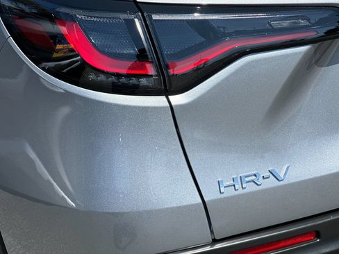 Used 2023 Honda HR-V LX image 34