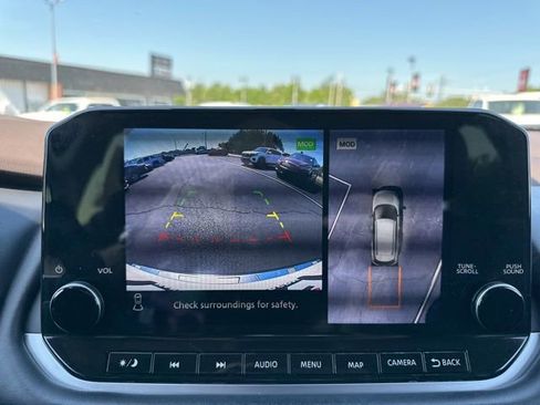 Used 2023 Nissan Rogue Platinum w/ Platinum Premium Package AWD/4WD image 19