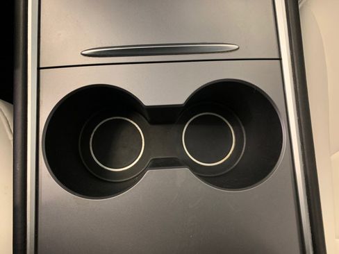 Used 2022 Tesla Model Y Performance image 35