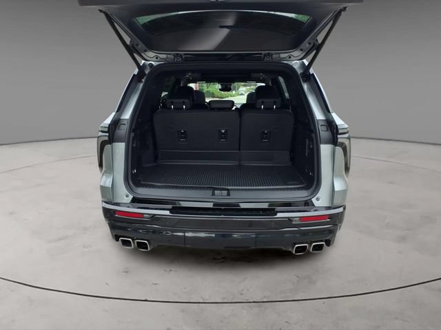 Used 2026 Chevrolet Traverse High Country w/ LPO, Floor Liner Package AWD/4WD image 8