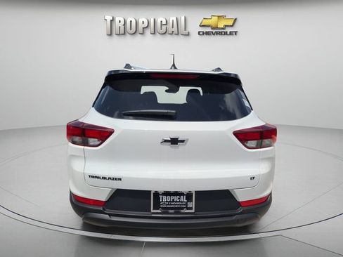 New 2026 Chevrolet TrailBlazer LT w/ Midnight Edition FWD image 4