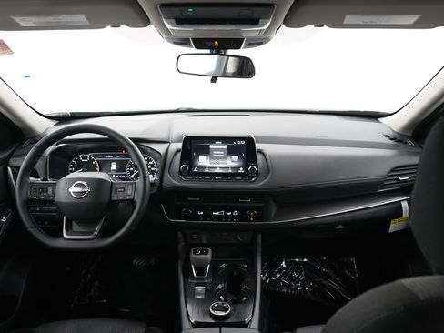 Used 2026 Nissan Rogue SV AWD/4WD image 14