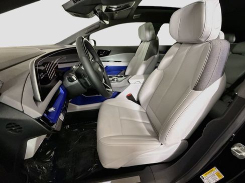 Certified 2025 Cadillac Optiq Sport 1 AWD/4WD image 22