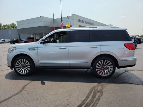 Used 2019 Lincoln Navigator Reserve AWD/4WD image 7