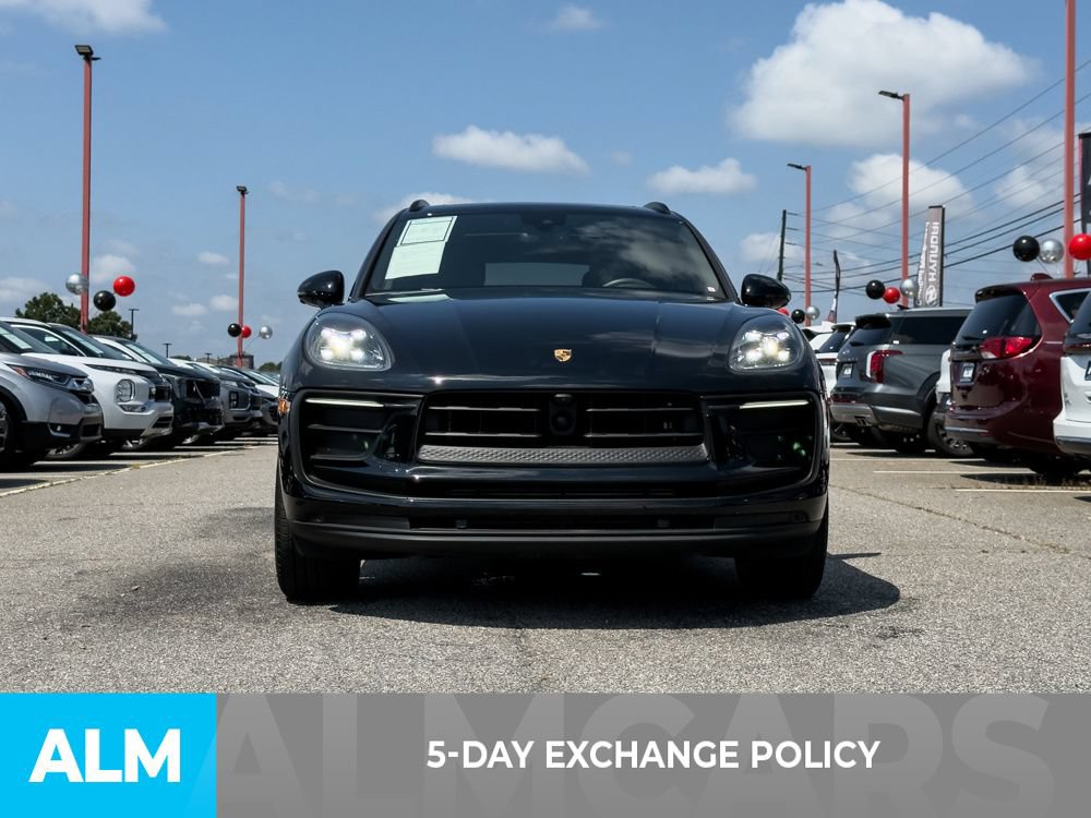 Used 2025 Porsche Macan w/ Premium Package Plus AWD/4WD image 3