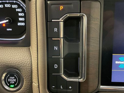 Used 2021 GMC Yukon Denali w/ Denali Premium Package image 45